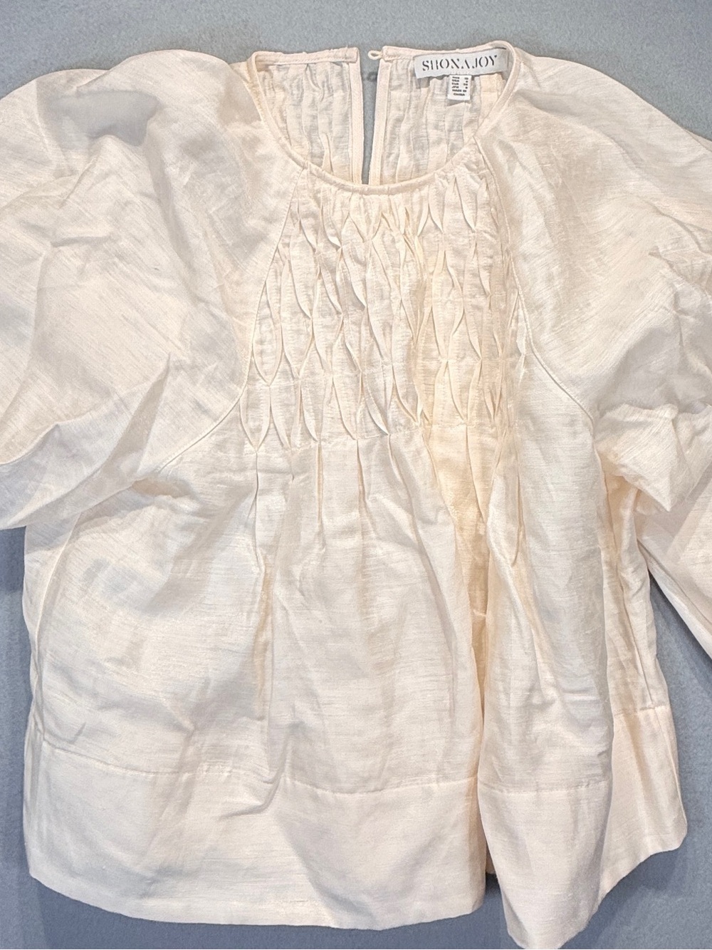 Shona Joy woman’s Cream Smocked balloon Sleeves Blouse size 6